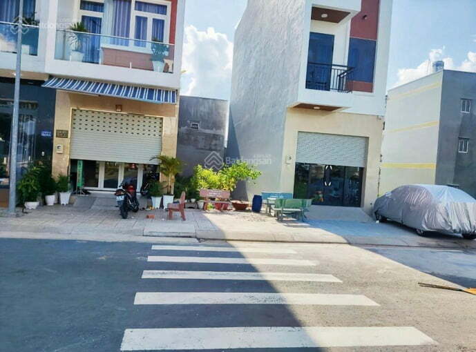12 Duong D3 Khanh Binh Tan Uyen Binh Duong Vietnam 11050933 106753279